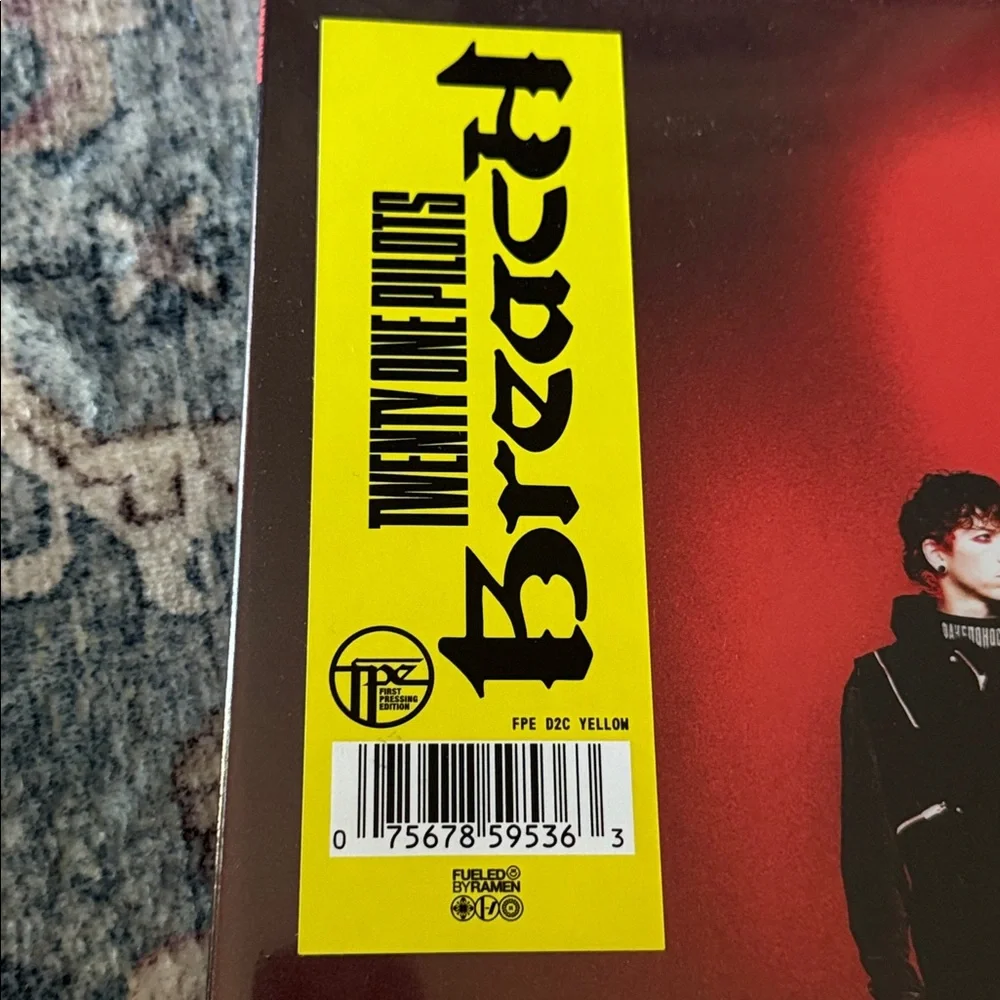 Twenty One Pilots - Breach Sealed First Pressing Edition Yellow Vinyl Record - Picture 2 of 6